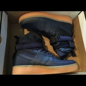 Nike sf Air Force 1 high midnight navy, gum sole